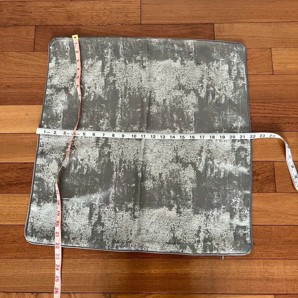 Set of 2. Luxurious 22X22 Jacquard Silver Rain pillow cover Set W.